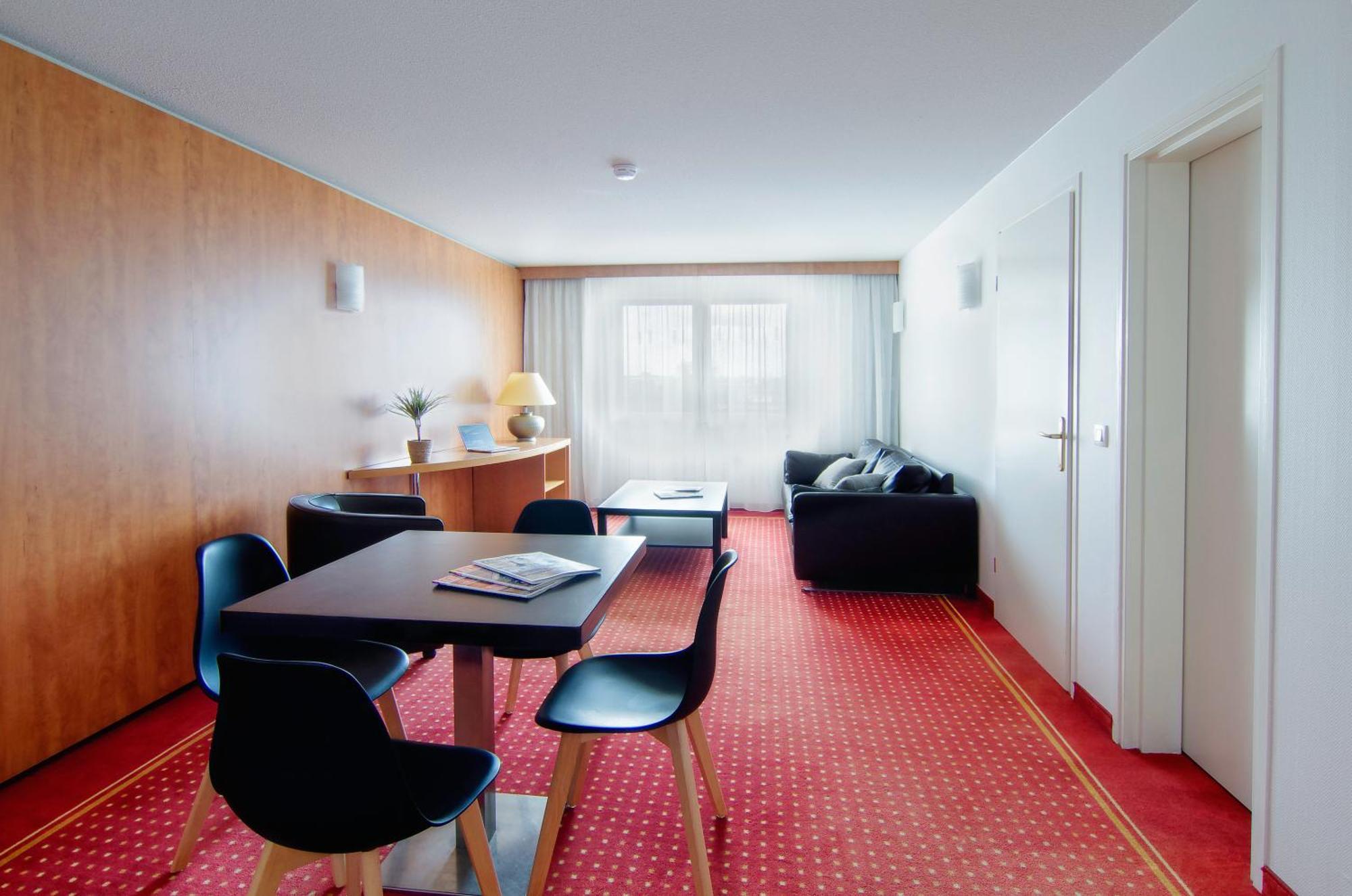 Cerise Bordeaux Merignac Aeroport מראה חיצוני תמונה